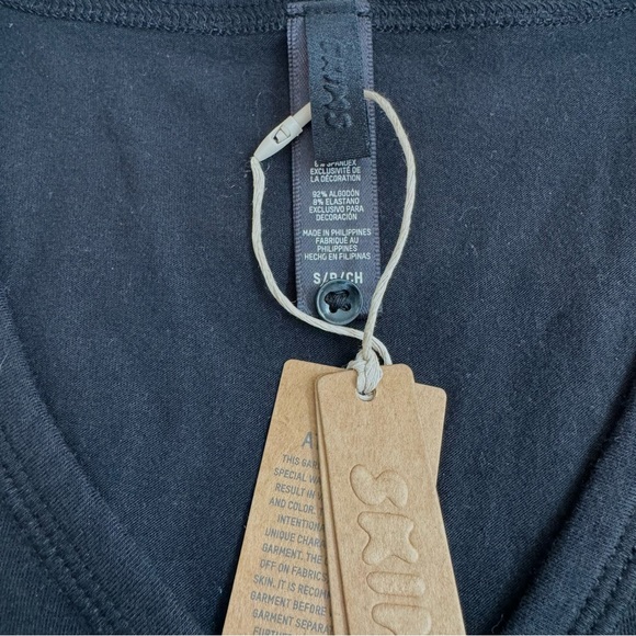 SKIMS NEW VINTAGE LONG SLEEVE CROPPED HENLEY - Picture 8 of 9